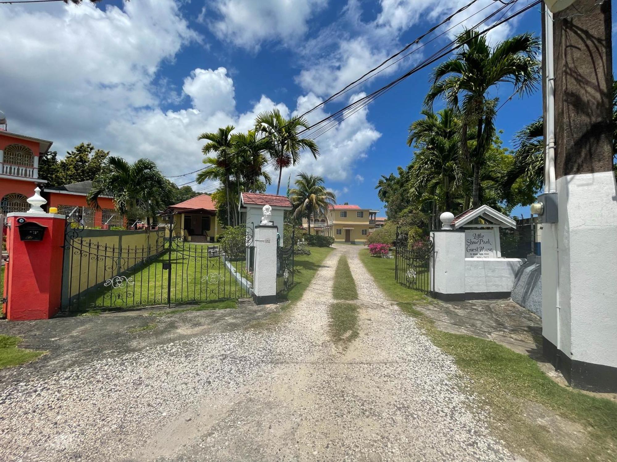 Little Shaw Park Guest House Ocho Rios Buitenkant foto